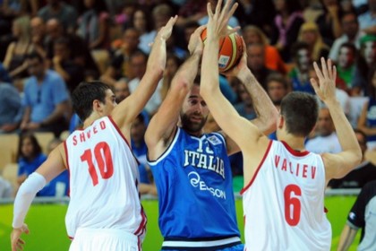 Россияне проиграли свой первый матч на Евробаскете