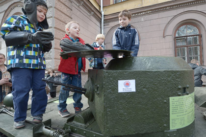 Киевского второклассника призвали в армию