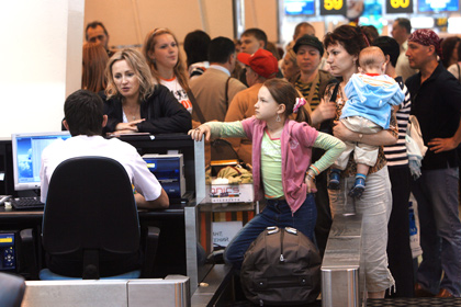 ФСБ разъяснила правила выезда детей за границу