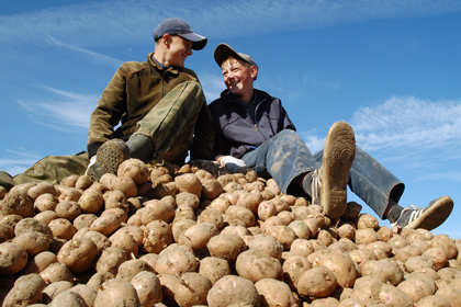 Коммунисты предложили ввести в школах уроки земледелия