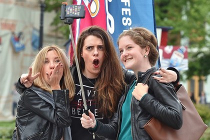 Общественники подготовили школьные уроки безопасного селфи