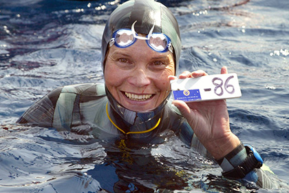 Водолазы прекратили искать пропавшую россиянку-фридайвера