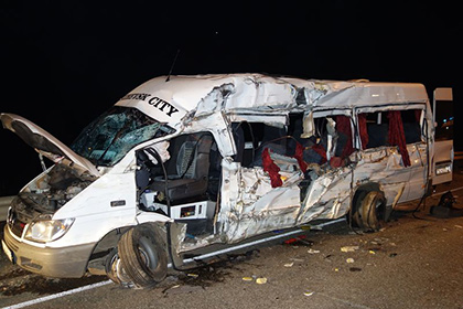 Грузовик врезался в микроавтобус с паломниками в Удмуртии