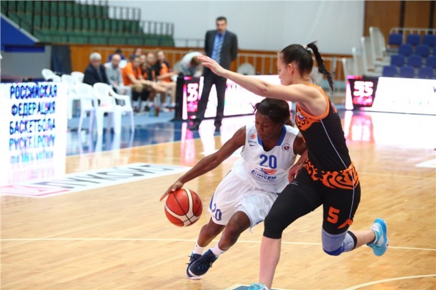 Красноярские баскетболисты одержали две домашние победы