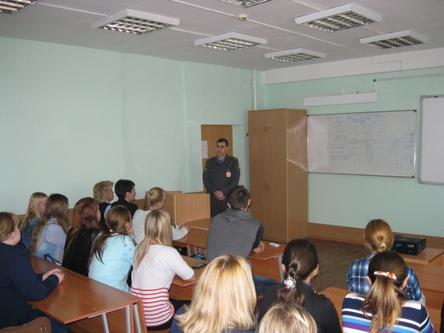 Ачинский участковый поговорил с подростками об ответственности за совершение правонарушений