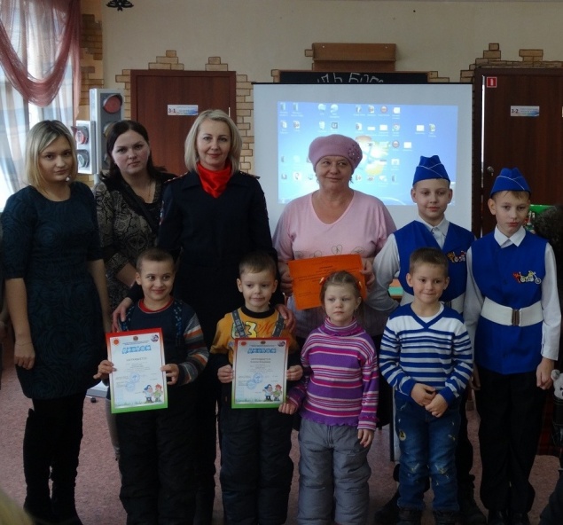 Госавтоинспекторы в Ачинске подвели итоги конкурса творческих работ «Зебра на дороге»