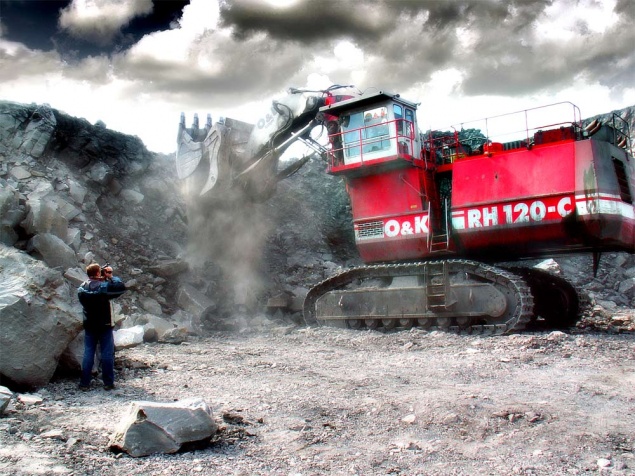 Рабочих засыпало горной породой на разрезе в Кемеровской области