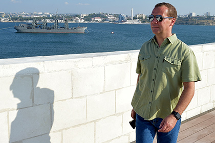 Медведев пообещал поддержать российских туроператоров