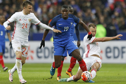 Футбольная сборная России пропустила четыре мяча от Франции