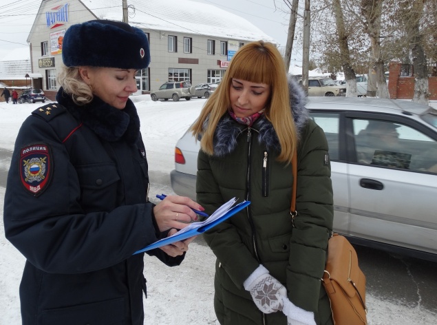 Автоинспекторы в Ачинске  выяснили мнение горожан о безопасности дорожного движения
