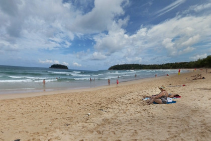 В Пхукете россиянин сорвался со скалы в море и погиб