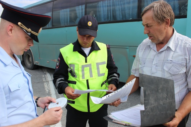 Автоинспекторы в Ачинске с помощью общественности пресекли опасную перевозку школьников