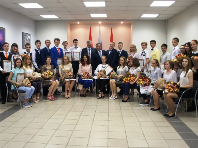 Талантливой и одаренной молодежи Ачинска вручили премии главы города