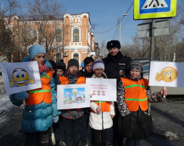 Госавтоинспекция призывает родителей уделить особое внимание безопасности детей в новогодние праздники