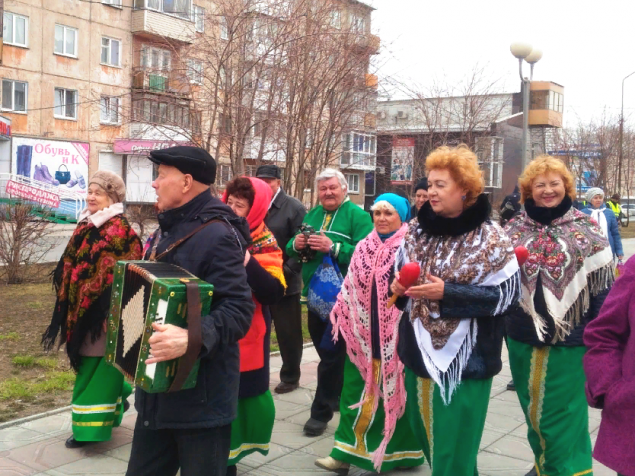 Зона свободного творчества и общения: «Ачинский Арбат» вновь радует горожан развлекательной программой
