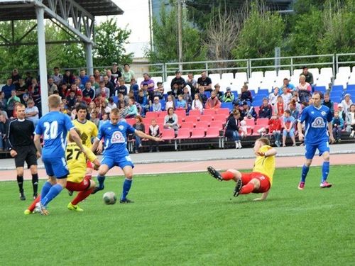 Футбольное дерби: «Ачинск» разгромил «Нефтяник»