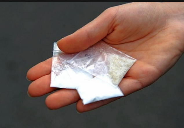 В Ачинске полицейские пресекли незаконный оборот наркотиков в крупном размере