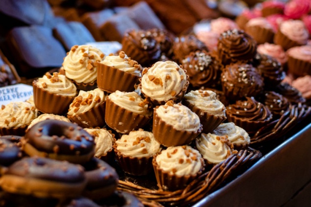 Есть вопрос: что происходит с мозгом, когда мы едим сахар