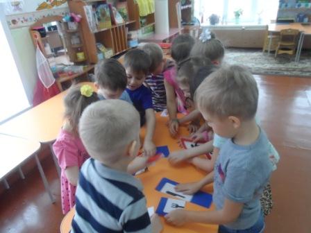 Юные ачинцы изучают ПДД с помощью учебно – игровых занятий