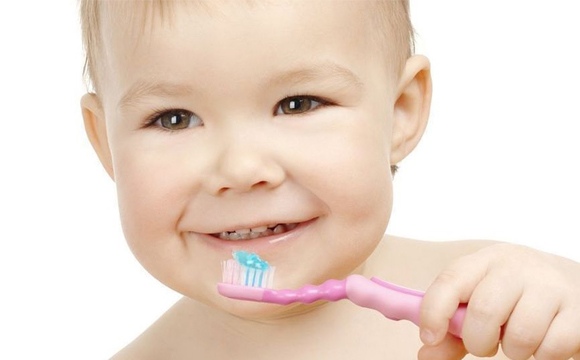 СОВЕТЫ ПО УХОДУ ЗА МОЛОЧНЫМИ ЗУБАМИ