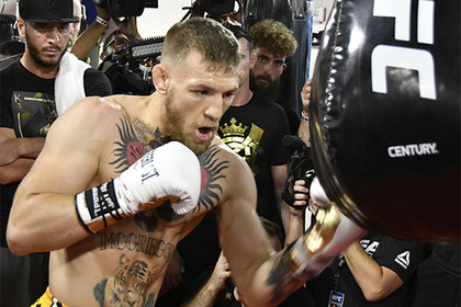 Макгрегор устроил драку в баре после слов о русских