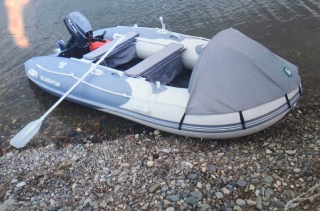 Житель Хакасии похитил лодку для романтического вечера с девушкой