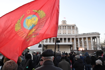 Советскую власть массово сочли лучше российской