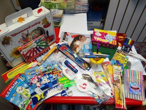 Более 1000 ачинских семей получили пособие для подготовки детей к школе