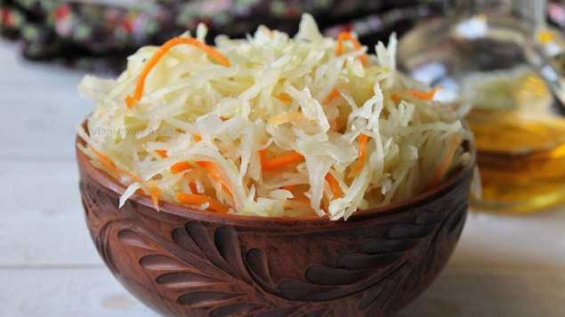 Правильное хранение квашеной капусты в холодильнике: сколько хранится и как продлить срок годности