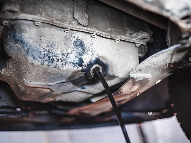 Как, заменив масло при подготовке к зиме, можно «запороть» двигатель