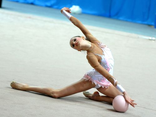 Первенство по художественной гимнастике: приглашаем горожан поддержать ачинских спортсменок
