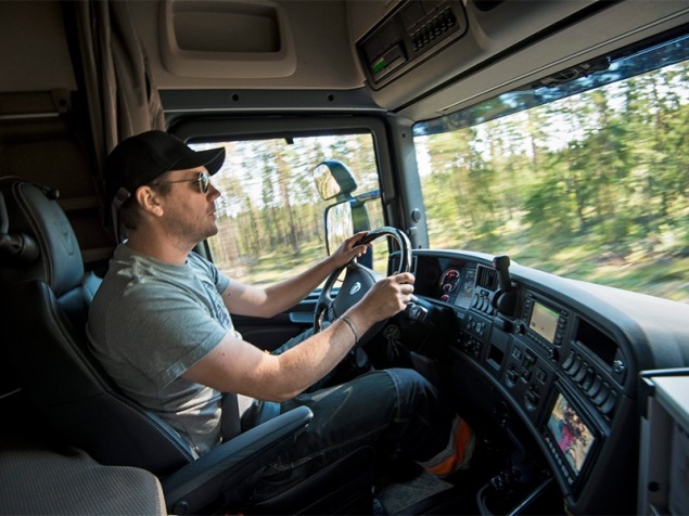 ВОДИТЕЛЯМ ГРУЗОВИКОВ ЗАПРЕТЯТ МНОГО ЕЗДИТЬ ЗА РУЛЕМ