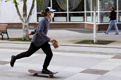 Российские регионы начали отменять ограничения из-за коронавируса