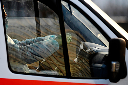 Россиянин покашлял в магазине, испугал продавца и получил бутылкой по голове