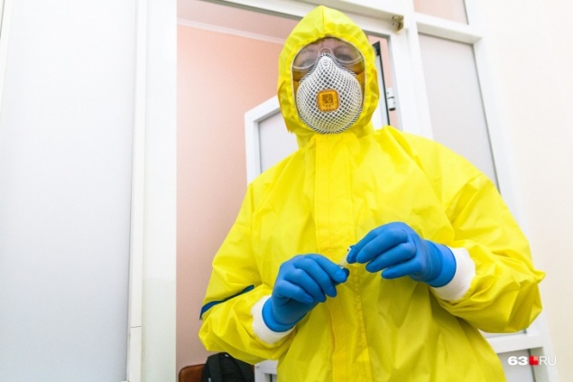 Методы лечения, вышки 5G и чипирование: израильский доктор Борис Бриль о мифах и лечении COVID-19