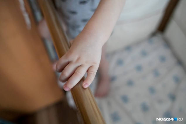 Мужчина приходил в гости к подруге и в течение года избивал ее сына