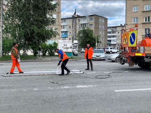Городские власти сделали замечание подрядной организации ООО «СМЭП» о недопустимости нанесения разметки во время непогоды