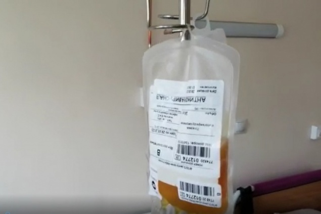В Красноярск из Москвы привезли плазму людей, переболевших ковидом. Ею будут лечить тяжелых пациентов