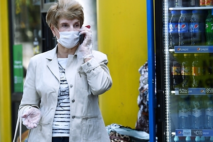 Попова заявила о сохранении масочного режима по всей России