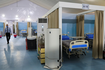 Друзья устроили вечеринку в честь окончания карантина и заразились коронавирусом