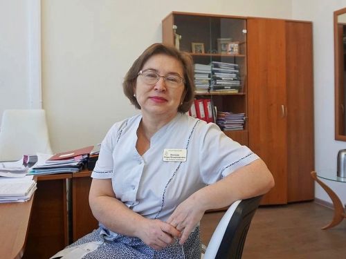 «Клиника года-2020»: приглашаем ачинцев поддержать заведующую отделением, врача акушера-гинеколога родового отделения №2 ачинского перинатального центра Клару Волкову