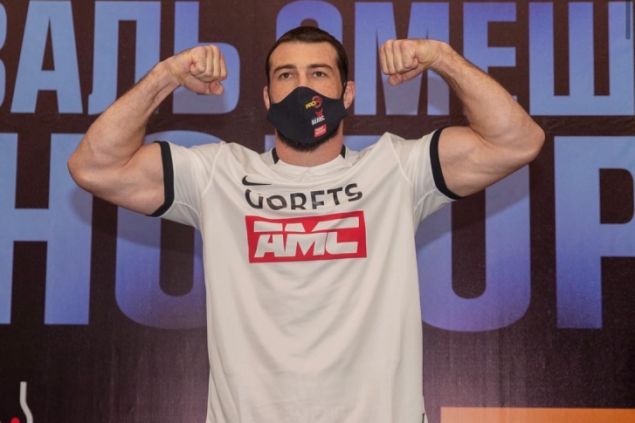 «В UFC избыток российских бойцов»: в команде красноярского бойца объяснили, почему он выступил за Армению