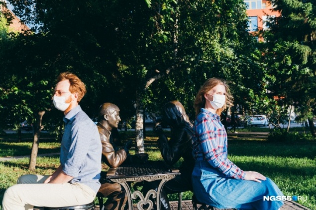 Роспотребнадзор: после выздоровления человека коронавирус живет в организме еще три месяца