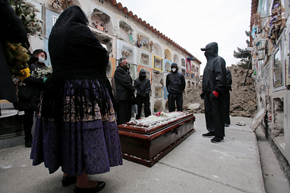 Число жертв коронавируса в мире превысило миллион человек