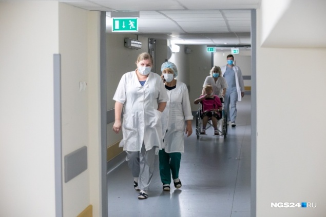 Красноярцы бросились делать КТ легких. В платных клиниках очереди до конца декабря