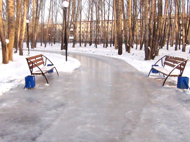 В Ачинске началась подготовка открытых катков