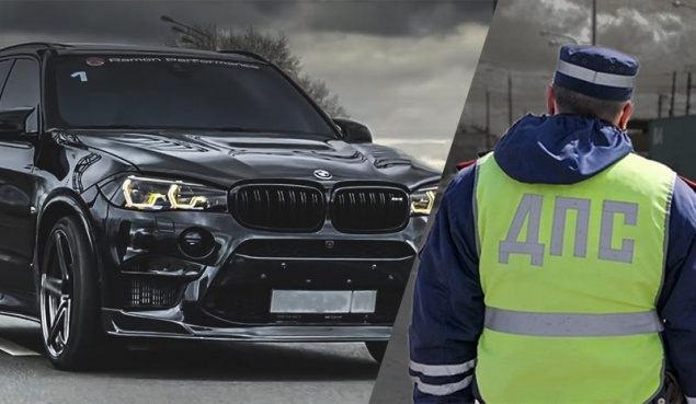 В Красноярске нарушитель масочного режима сбил на машине полицейского