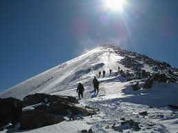 «Бежали настолько хорошо, что потерялись»: на Борусе спасатели по свету костра нашли заблудившихся туристов