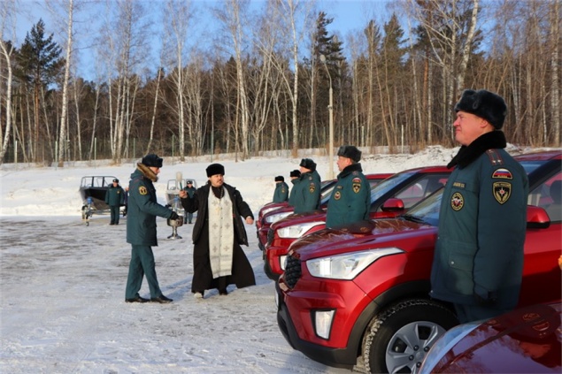Красноярским пожарным для работы купили дорогие кроссоверы