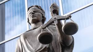 Не платившего налоги жителя Красноярского края задержали в московском аэропорту и не пустили на отдых за границу